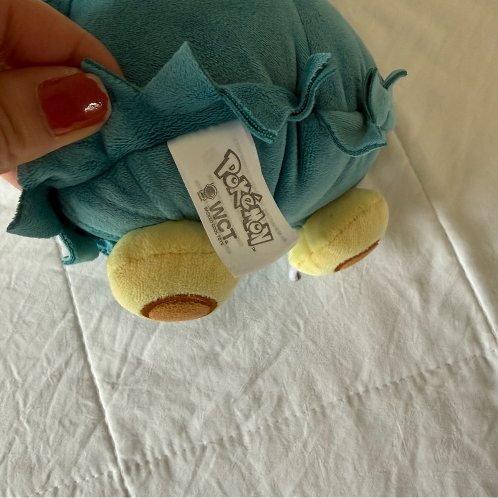 Pokémon Character and Yellow Plush Toy - Picture 4 of 5